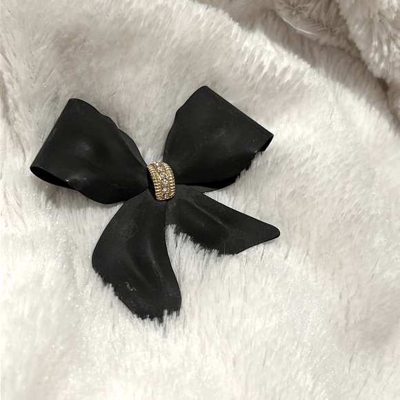 Black Vintage Metal Brooch w Rhinestone Center Gold Accent - New - Picture 5 of 10